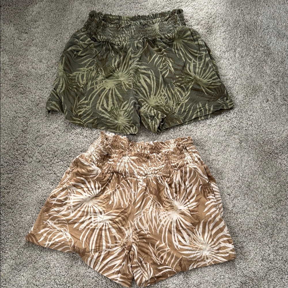 Tropical Print Women's Shorts - Green and Brown